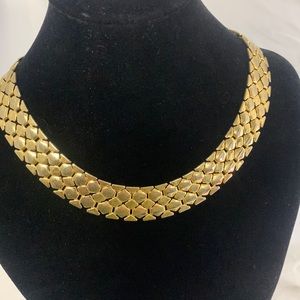 Necklaces color gold